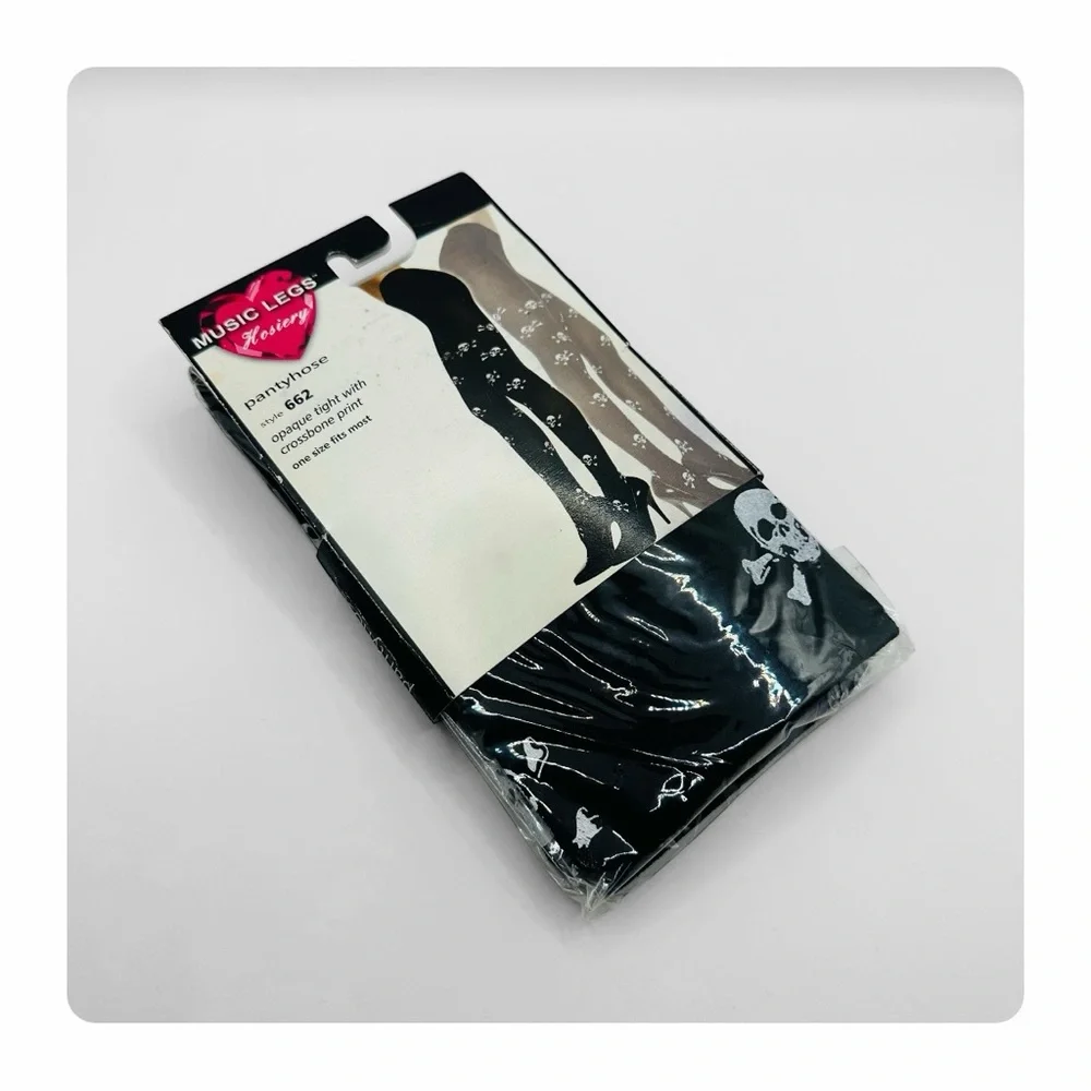 ★ NWT Music Legs Skull Pantyhose - Black/White ★
